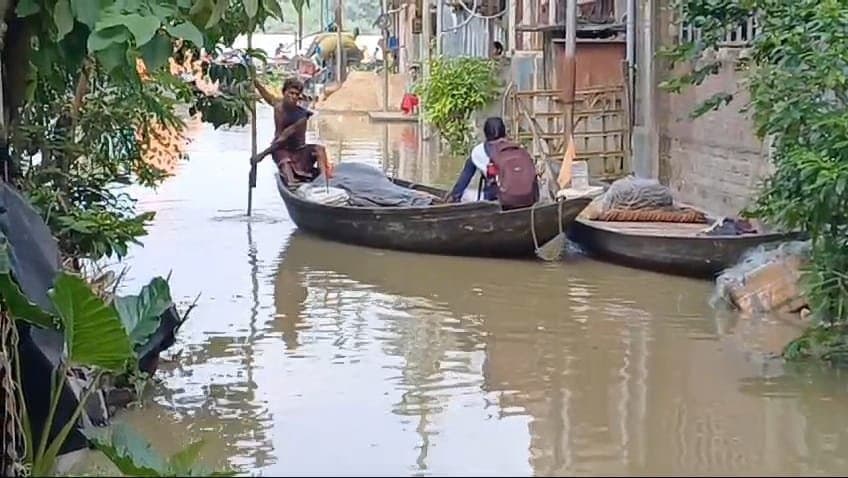 Heavy Water logging in maximum parts Hooghly district due to release of water by DVC