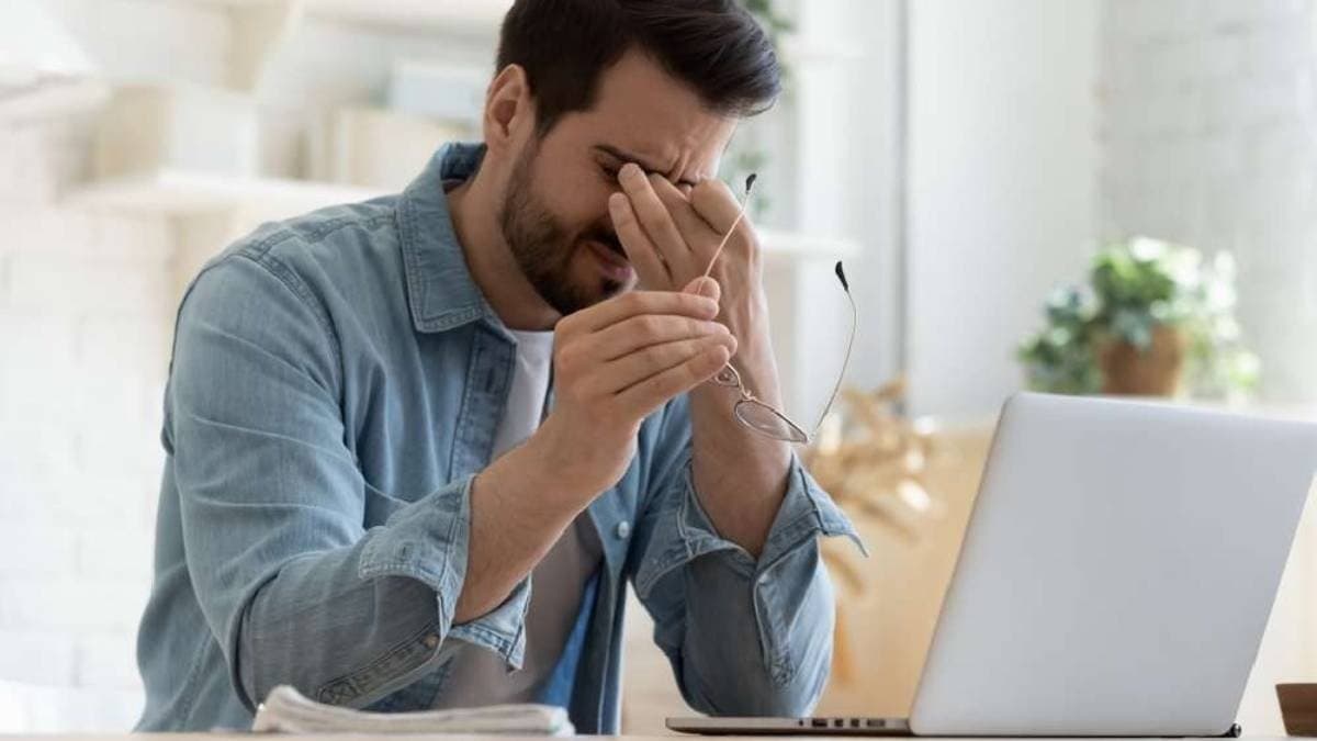 How to protect your eyes when you work on computer or mobile all day