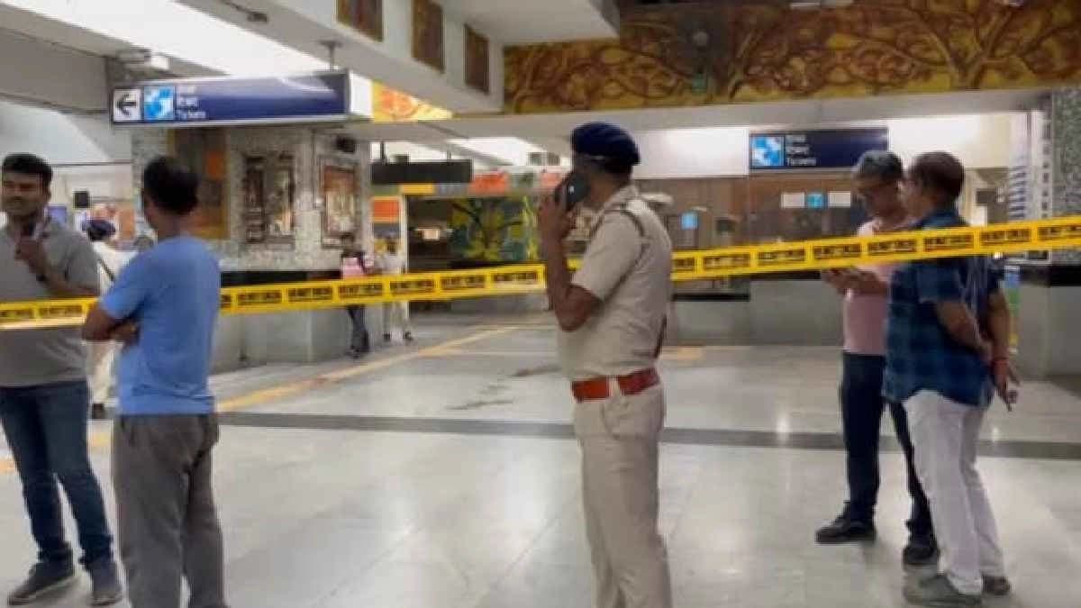 Minor stabbed to death at Dakshineswar metro station