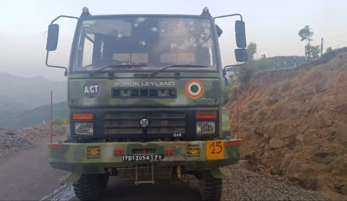 J&K: পুঞ্চে বায়ুসেনার কনভয়ে জঙ্গি হামলা, আহত ৫ জওয়ান