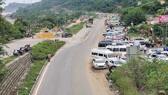 Rains Hamper Restoration Efforts On Jammu-Srinagar National Highway