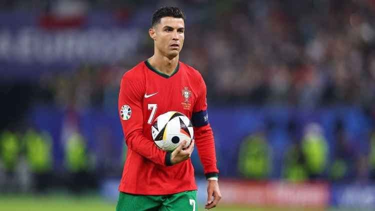 Cristiano Ronaldo: ২০২৬ বিশ্বকাপে খেলবেন রোনাল্ডো? কি ইঙ্গিত দিলেন তারকা ফুটবলার? 