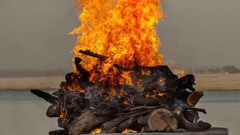 Husbands Funeral Procession On Suspicious Circumstances Wife Informed Police Then This Happened