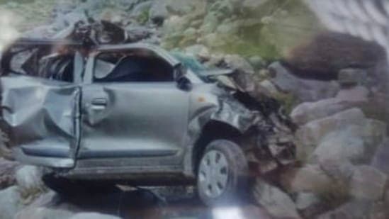 Jammu and Kashmir: অনন্তনাগে পাহাড়ি রাস্তায় নিয়ন্ত্রণ হারিয়ে গভীর খাদে গাড়ি, মৃত একই পরিবারের ৮ 