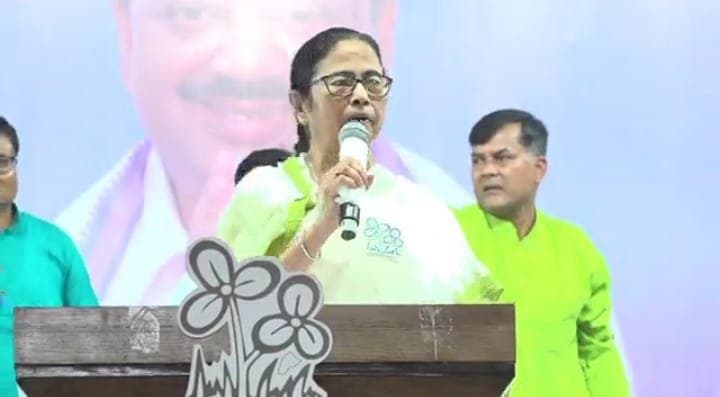 MAMATA: রাজ্যপালকে না সরিয়ে, সন্দেশখালি নিয়ে মিথ্যাচার করছেন: মমতা 