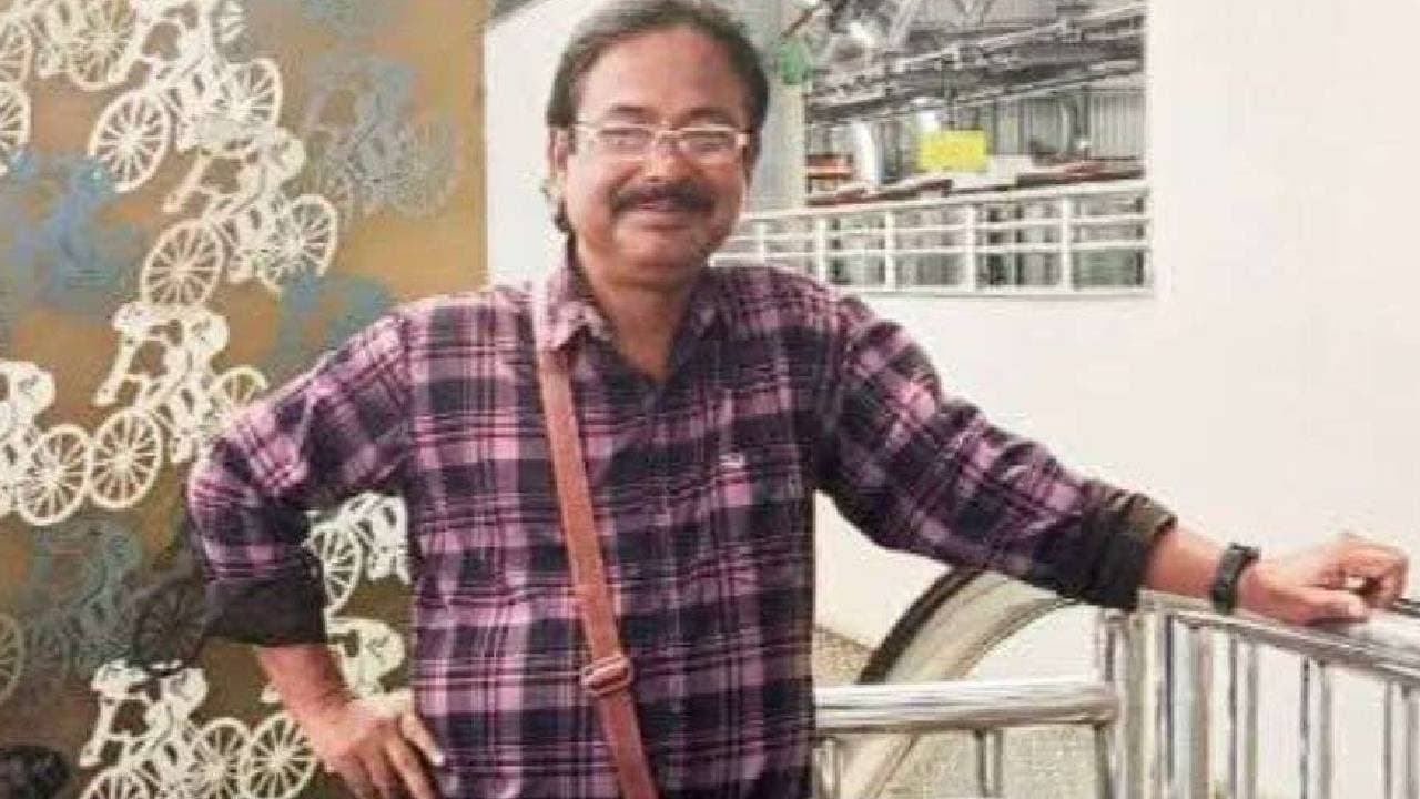 SIR In West Bengal: Gopalanagar BLO Suffers Heart Attack While doing SIR Work At Home