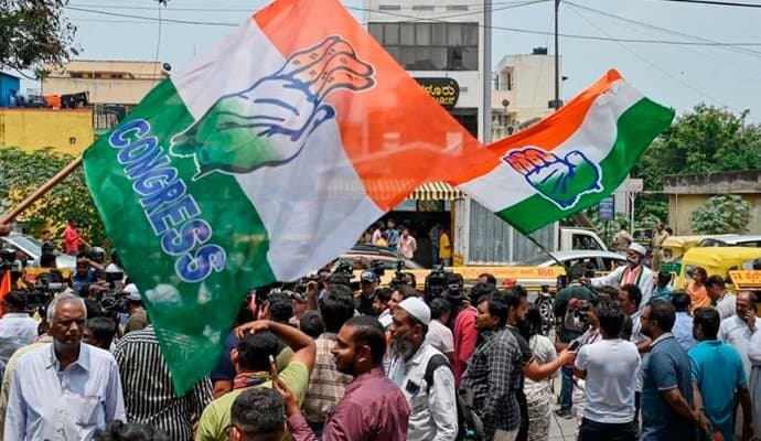 Congress: দলের জন্য অনুদান সংগ্রহ, চেয়ারে বারকোড লাগাল কংগ্রেস 