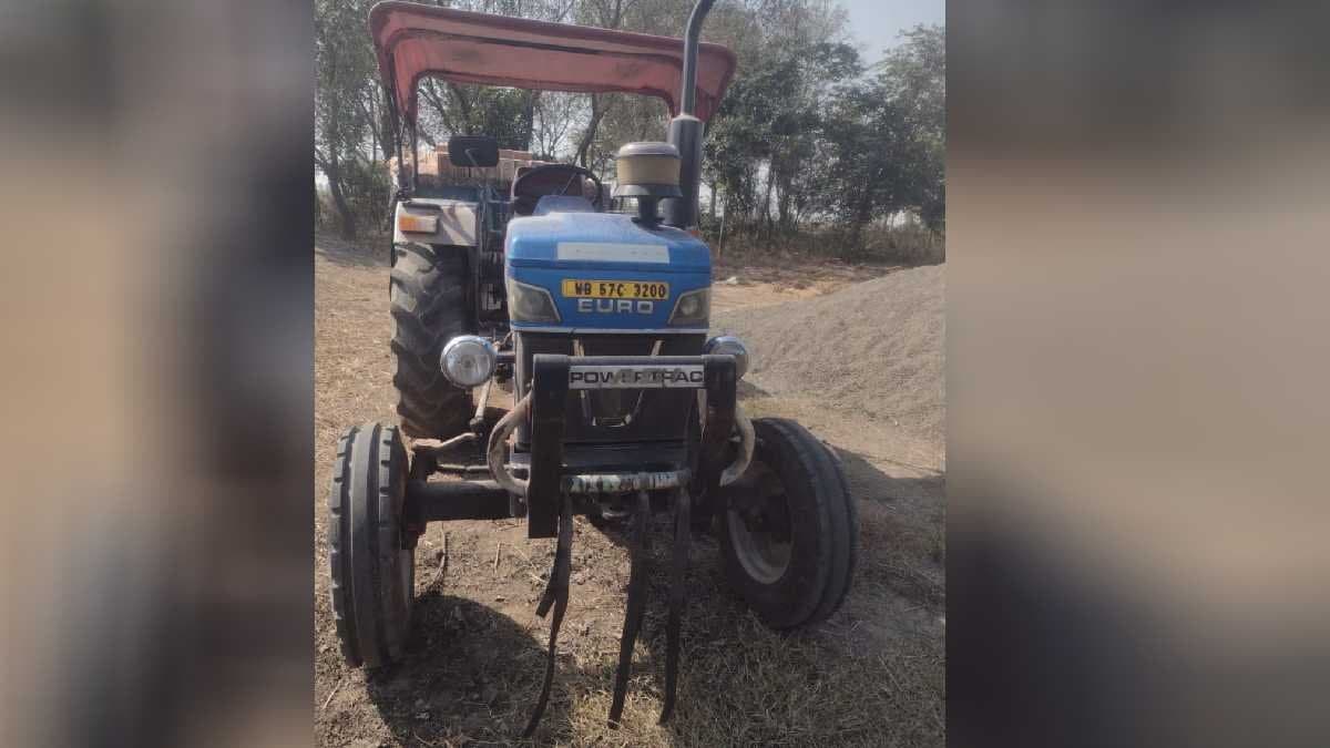 Road accident in Murshidabad tractor runs over body of class 10 girl gnr
