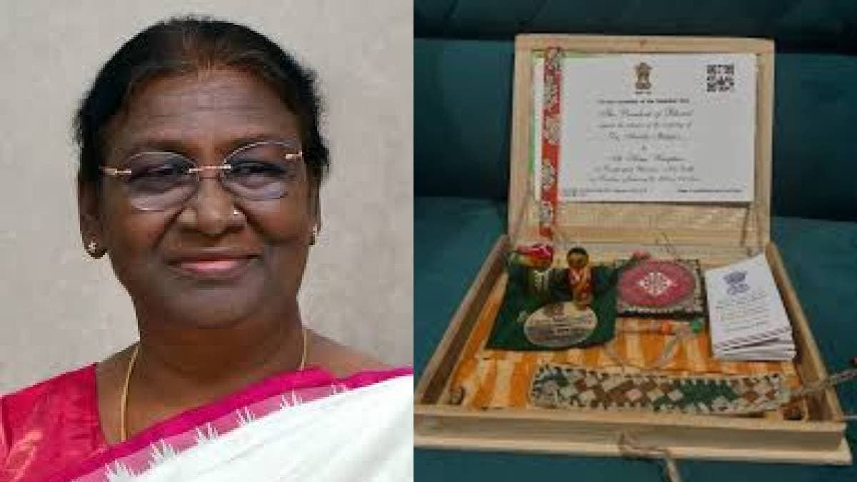 What is inside of the republic day invitation box do you know gnr