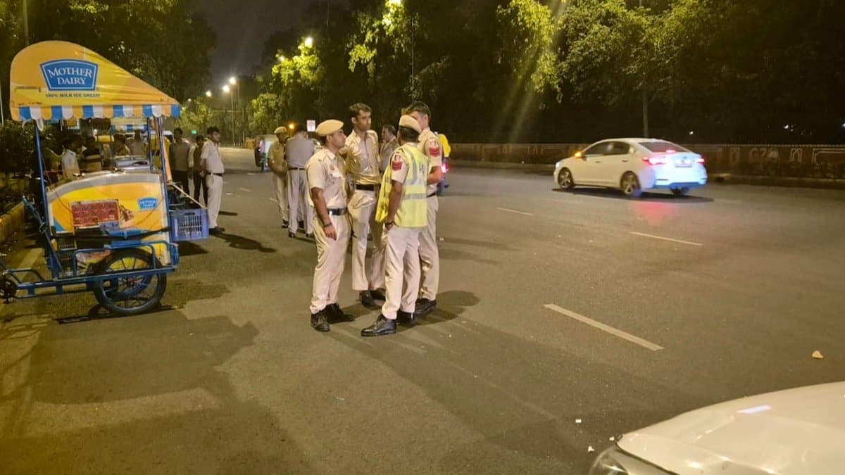  72 year old man Sexually Assaults 7 Year Old Girl In Delhi, Arrested gnr 