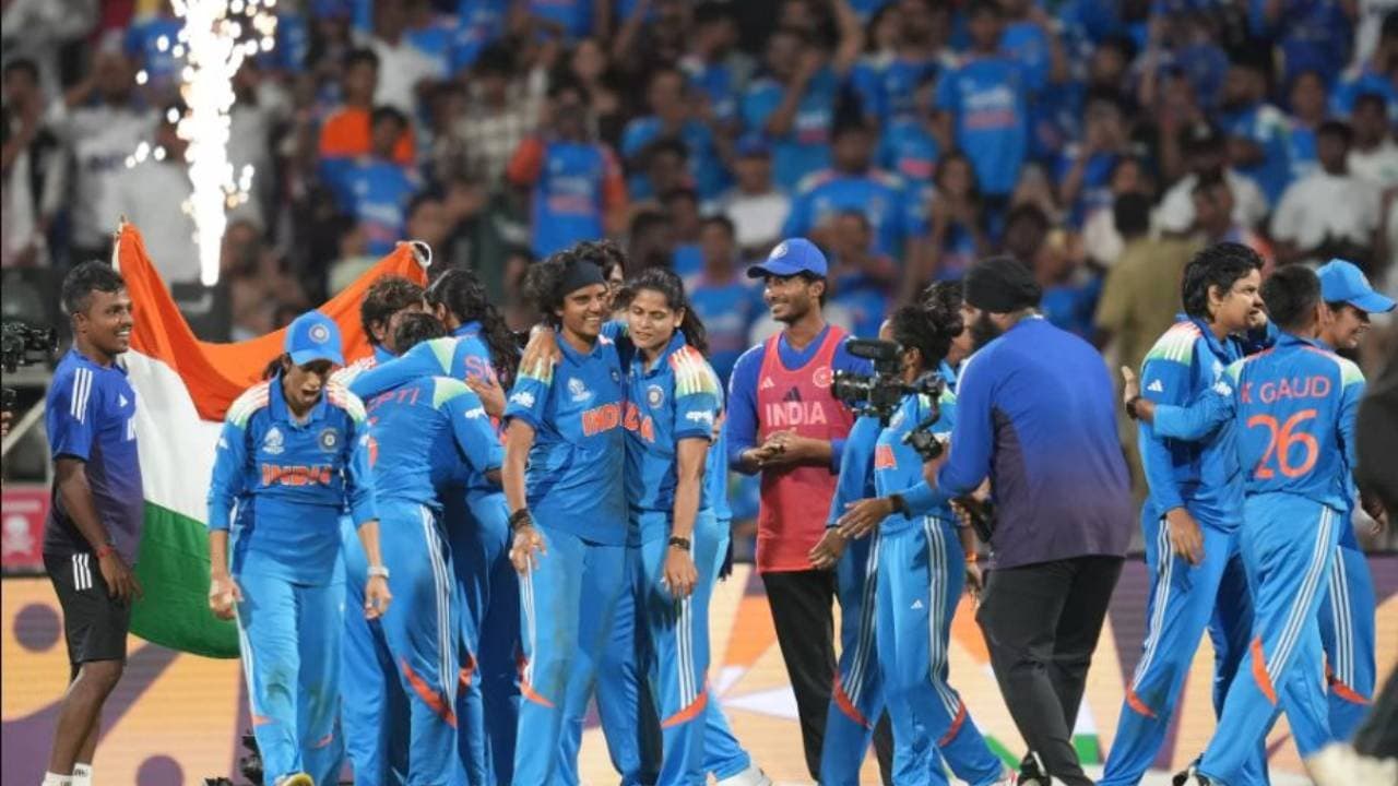 No South African cricket legends attended the final against India  prompting actress Thanja Vuur to criticize 