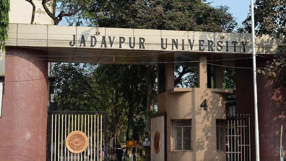 Jadavpur university student body found in front of campus gate