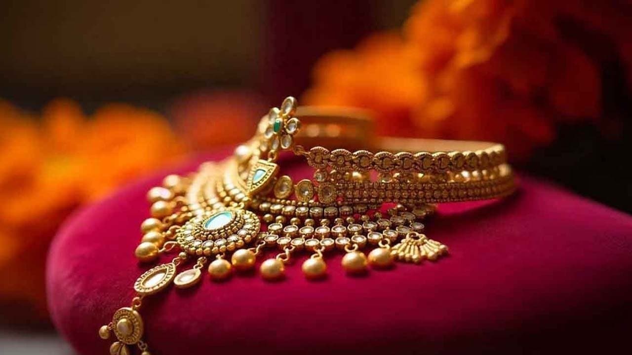 Gold Price Today: Check 22 and 24 Carat Gold Price In Kolkata On 9 November