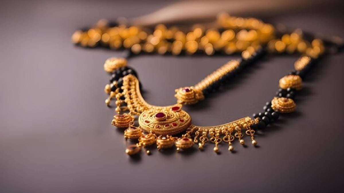 Gold Prices Fall In India Check 22 Carat Rate In kolkata and other City On November 12 gnr 