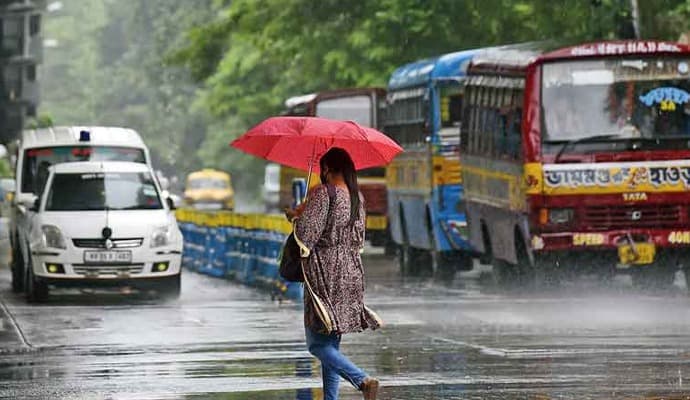 We‌ather: তাপপ্রবাহের মাঝেই শনিবার দক্ষিণের জেলাগুলিতে ঝড়বৃষ্টির সম্ভাবনা