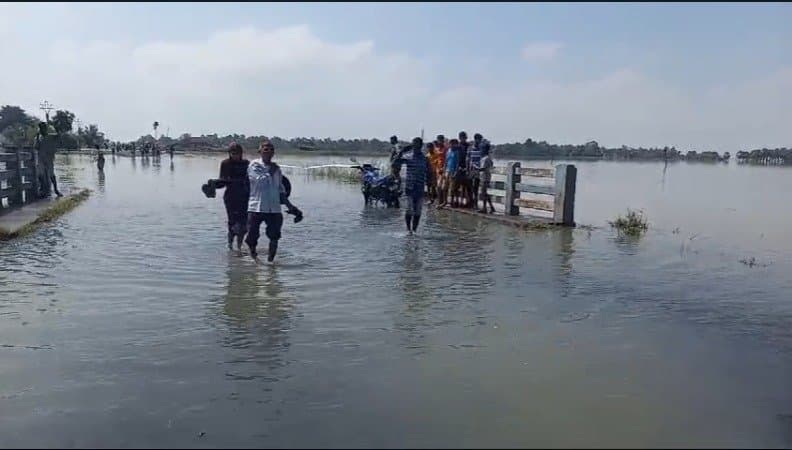 Murshidabad Flood Situation Worsen One Missing gnr 
