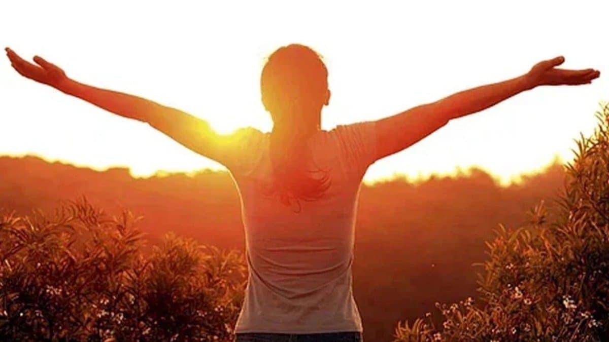 What is the right time to get Vitamin D from sunlight during summers 