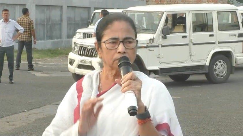 Mamata Banerjee: রাজনৈতিকভাবে এই উপনির্বাচন যথেষ্ট গুরুত্বপূর্ণ, উদযাপন ২১ জুলাই, জানালেন মমতা 