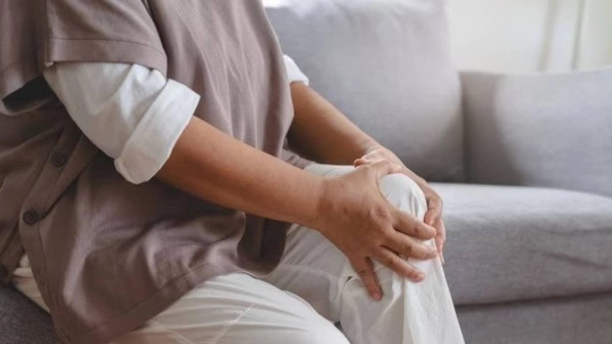 These Tips help to to manage joint pain and stiffness of arthritis in monsoon