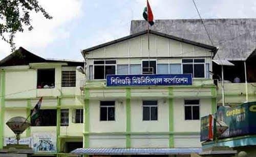 Water : শিলিগুড়িতে জলের দাবিতে বিক্ষোভ চলছেই 