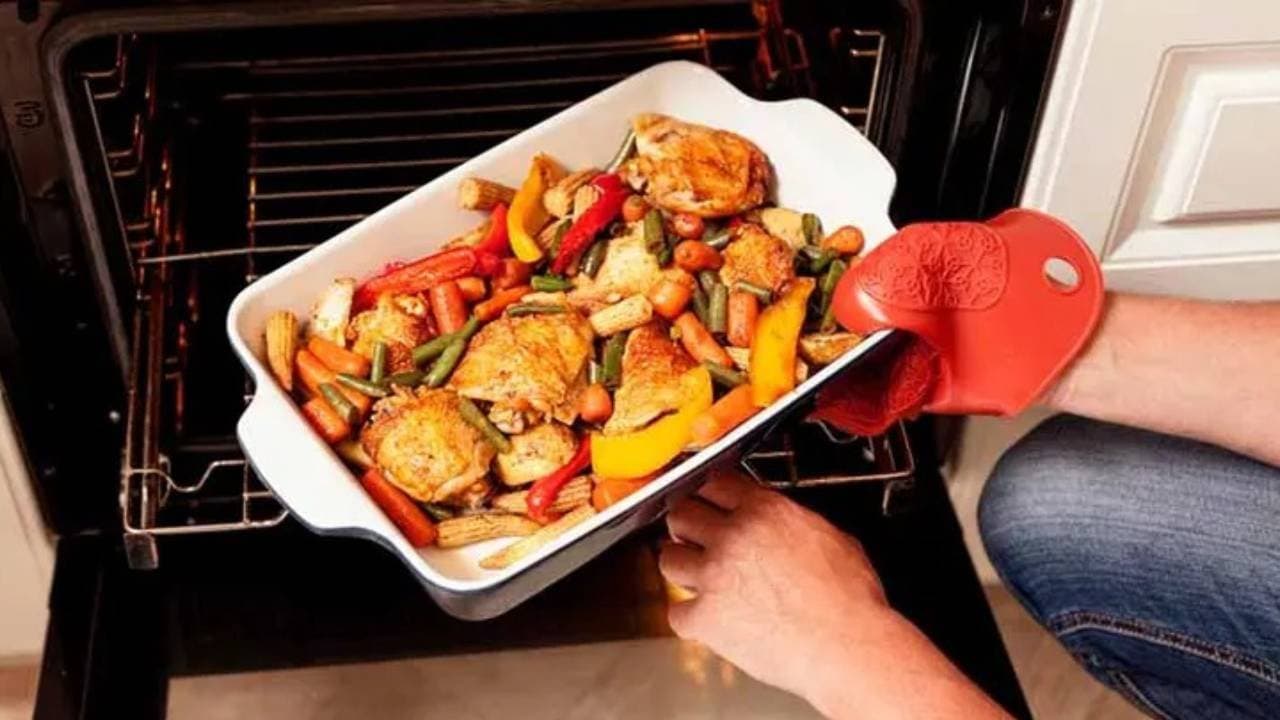 এই সব খাবার দ্বিতীয়বার গরম করলেই 'বিষ'! 