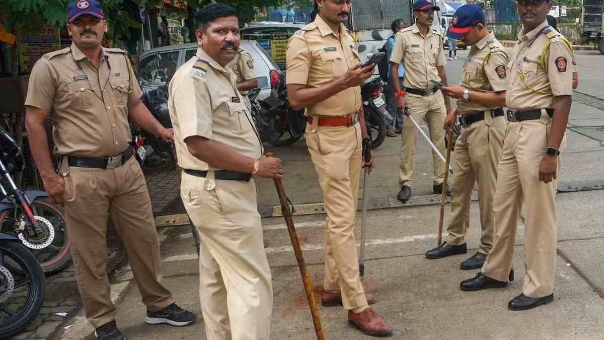 Bihar Villagers Attack Cops Who Went To Arrest Drunk Men