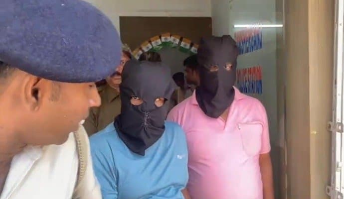 DRUGS: সামশেরগঞ্জে উদ্ধার বিপুল পরিমান হেরোইন, ধৃত ৪