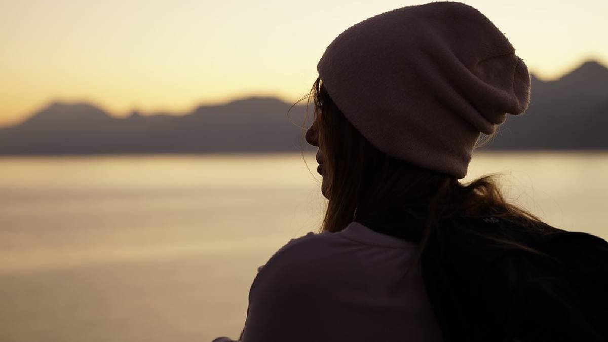 ছুটির দিনে মহিলা কর্মচারীকে দোকানে ডাকলেন ম্যানেজার, তারপর...