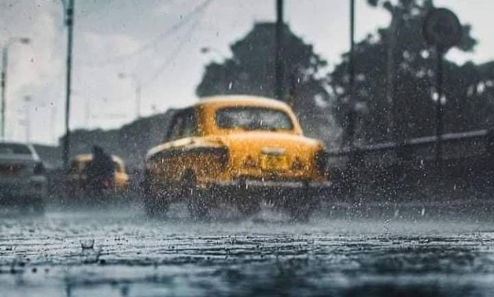 Weather Update: ঘূর্ণাবর্তের জের, রবিবারেও জেলায় জেলায় বজ্রবিদ্যুৎ সহ বৃষ্টির সম্ভাবনা 