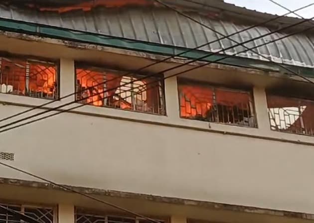 Fire: ‌সাতসকালে চাঞ্চল্য, কৈখালিতে গেঞ্জি কারখানায় আগুন 
