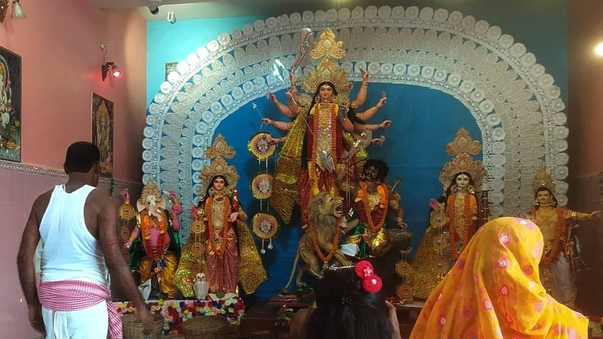 Durga Puja 2024 Jharkhand 100 years old Bengali club pujo gnr 