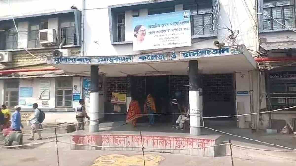Patient attack physician inside operation theatre