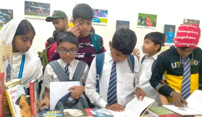 teachers brought  students to Kolkata Book Fair
