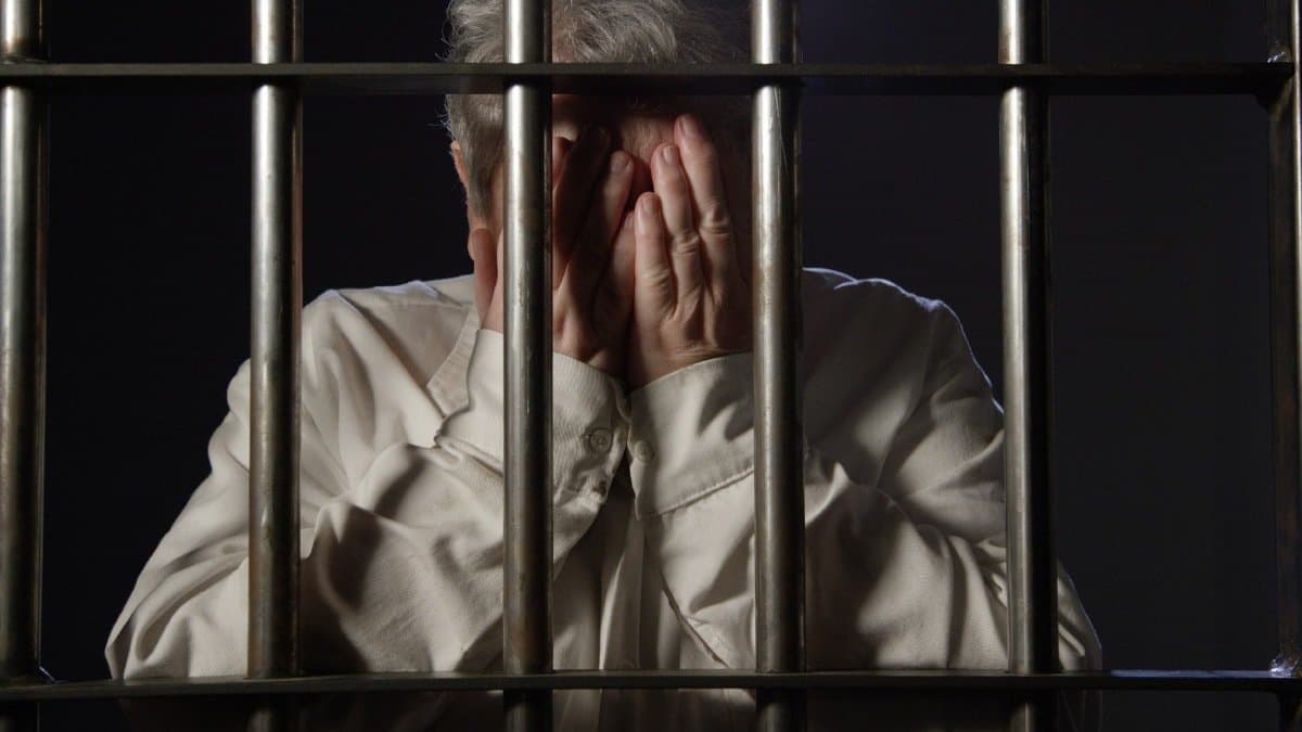 To Stay In Prison For Free Elderly Commits Crimes know details gnr 