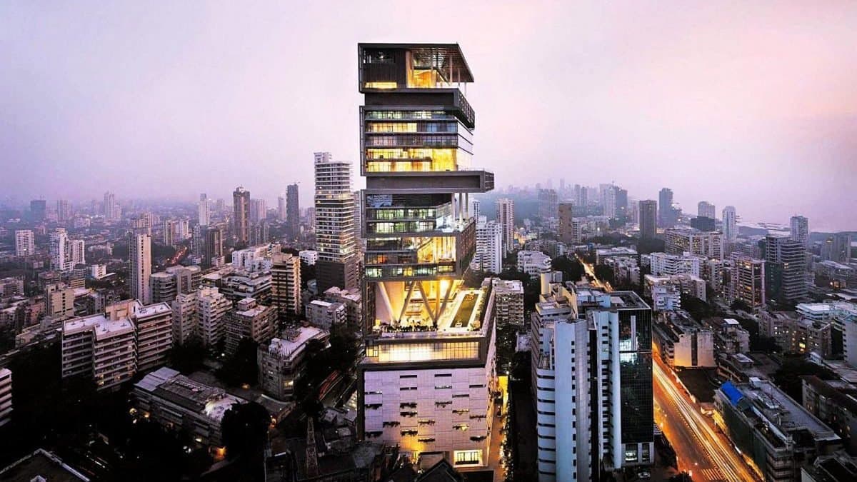 Two Content creators tried to enter in the world s expensive residential house Antilia, what happened next, watch video gnr