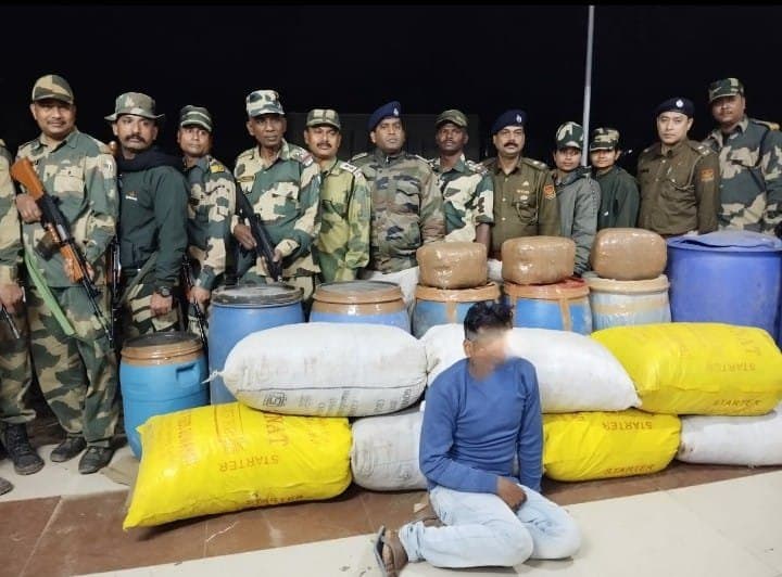 Tripura: পুলিশ এবং বিএসএফের যৌথ অভিযানে দেড় কোটি টাকার গাঁজা উদ্ধার ত্রিপুরায়