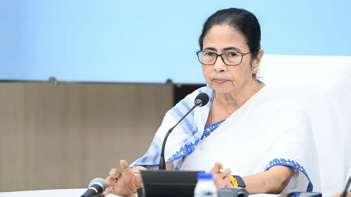 'সিআইএসএফ আর পুলিশের একাংশ টাকা খেয়ে কয়লাচুরি, বালিচুরিতে মদত দিচ্ছে', ব্যবস্থা নিতে বলে কড়া মমতা