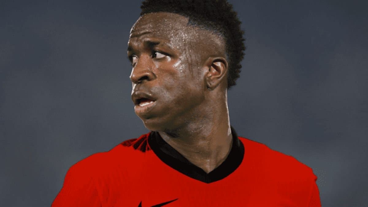  Brazil erupts in controversy over Red  jersey protests spt