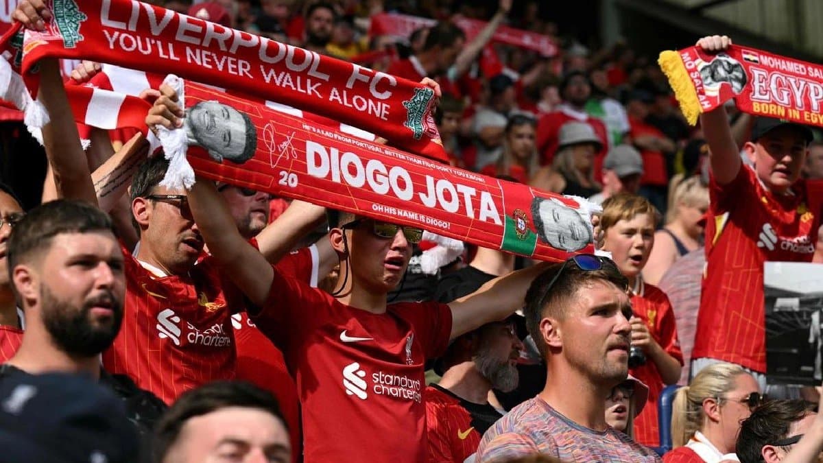 Liverpool remembers Diogo jota before first match of english premier league