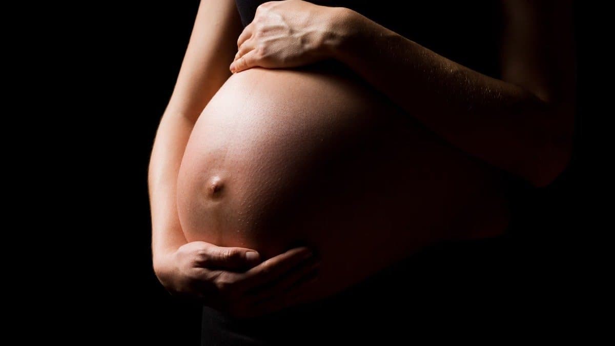 Woman becomes pregnant after oral intimacy in a bizarre scenario