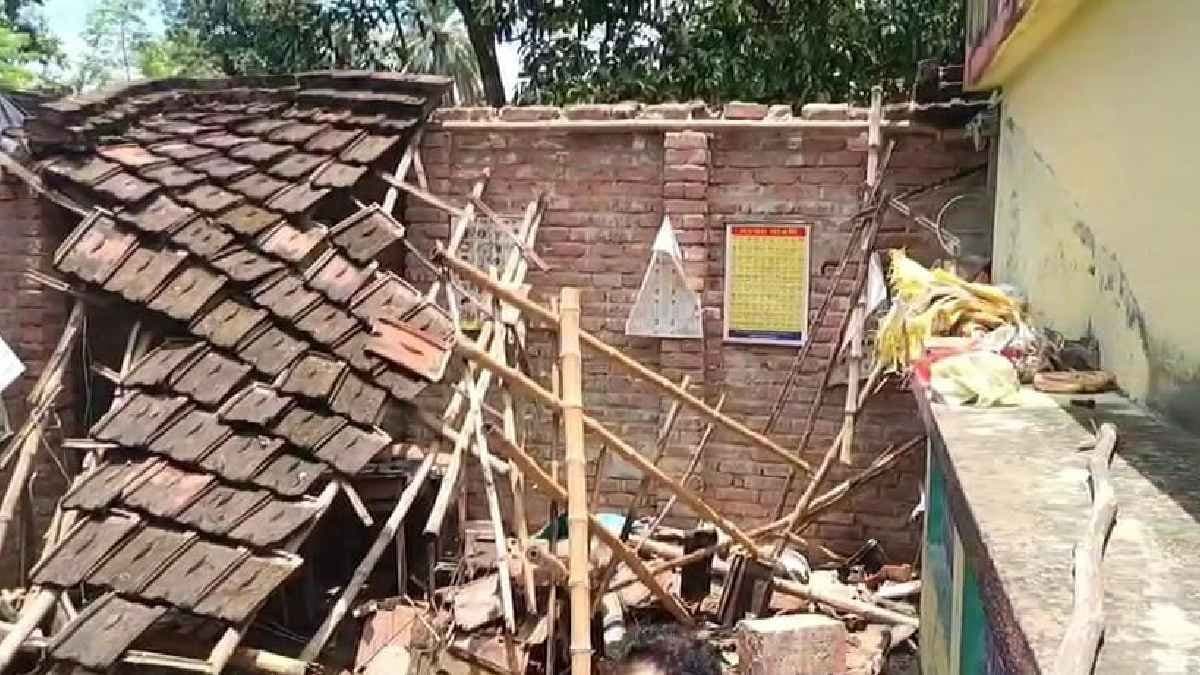 Roof of a school building collapsed leaving eight injured