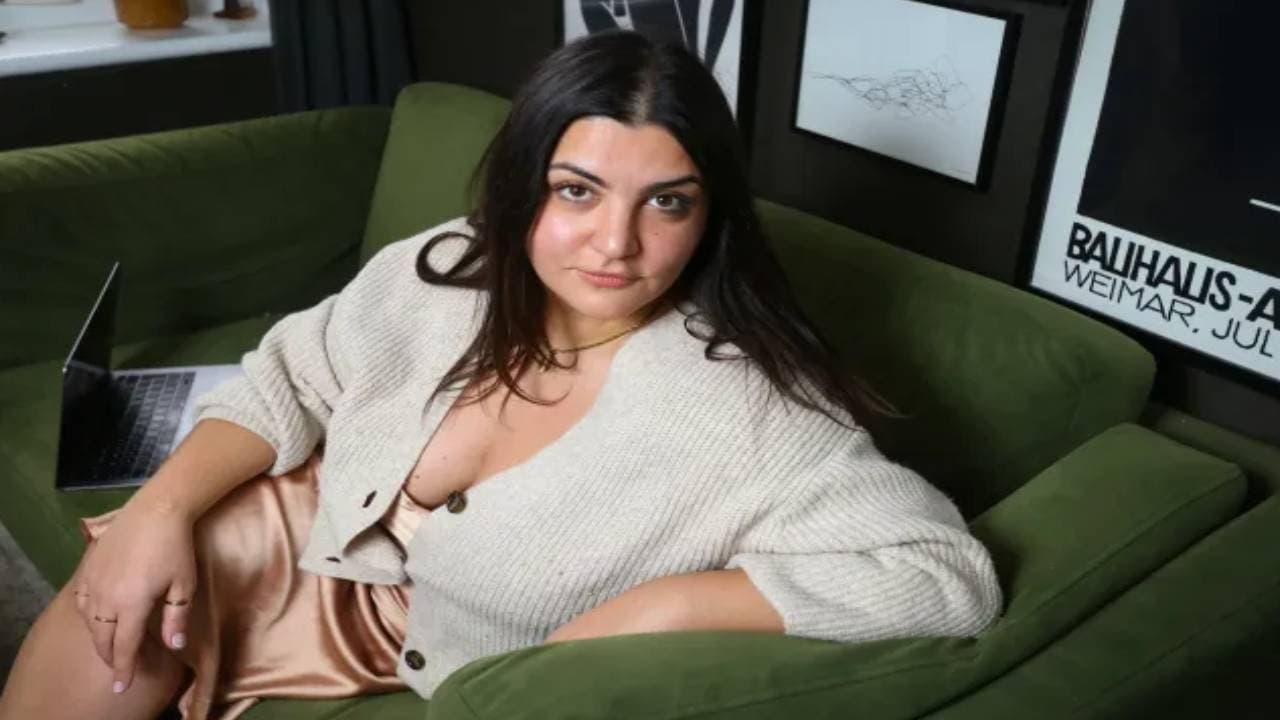 Weird fantasy of woman with her neighbours