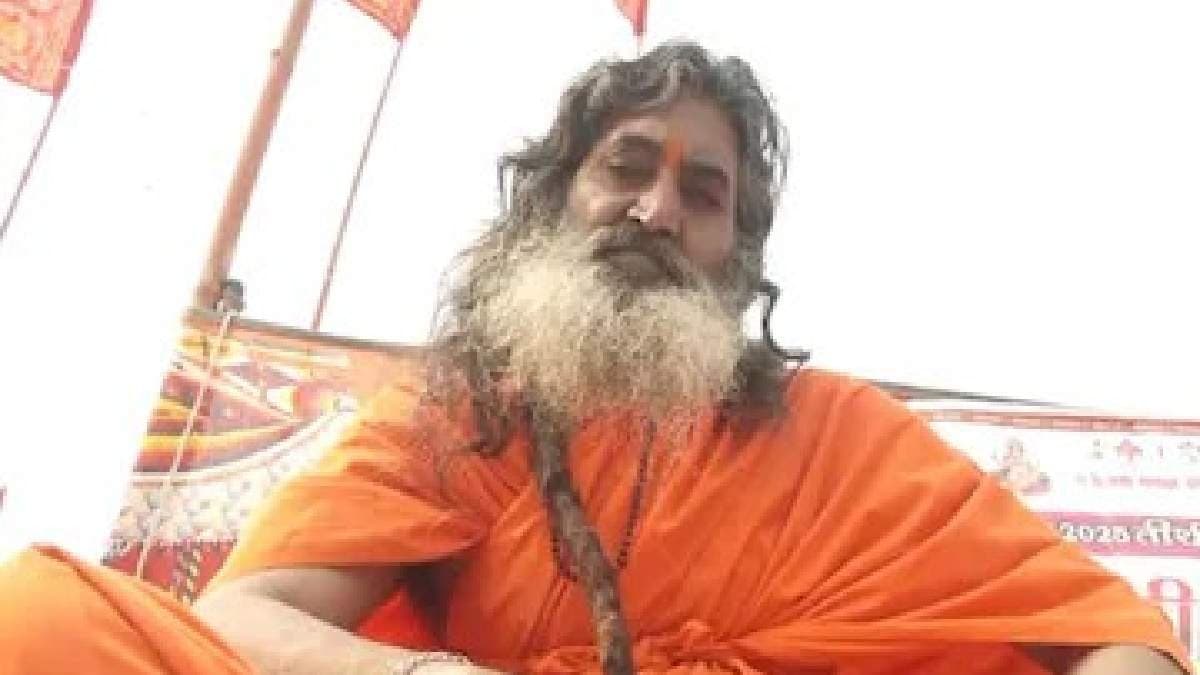 Maha Kumbh 2025 This Chai Wala Baba Offers Free Coaching To Civil Service Aspirants gnr