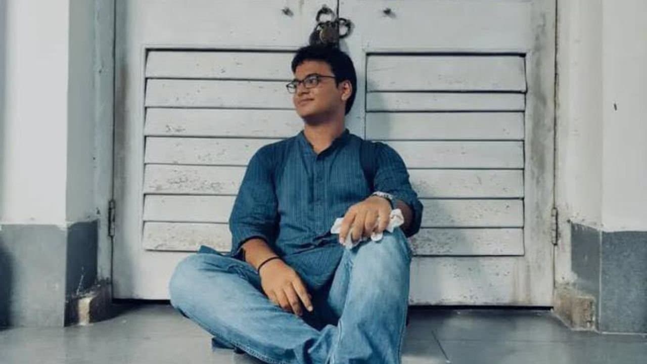 ১৯ বছরেই থেমে গেল বঙ্গ অলরাউন্ডারের জীবন