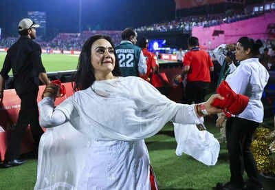 Preity Zinta intervened and asked Ravi Shastri to change player of the match 