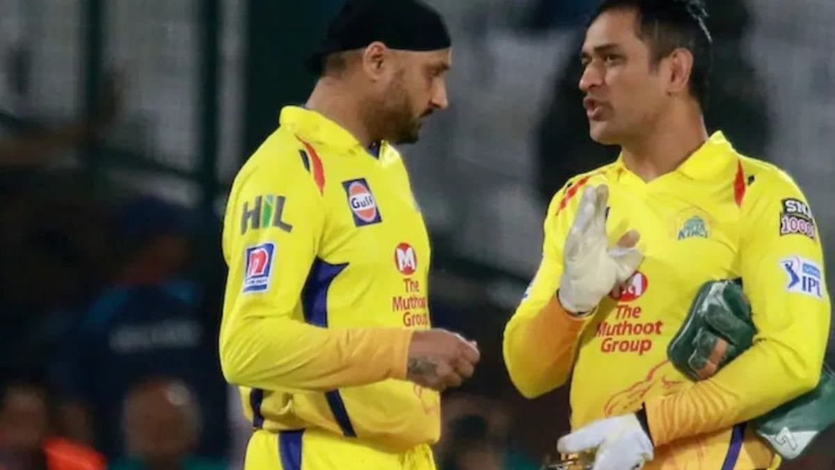 Cryptic post of Harbhajan Singh on social media has fueled speculations regarding a possible rift with MS Dhoni spt 