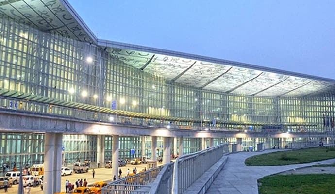 Thraeat mail to kolkata airport authority