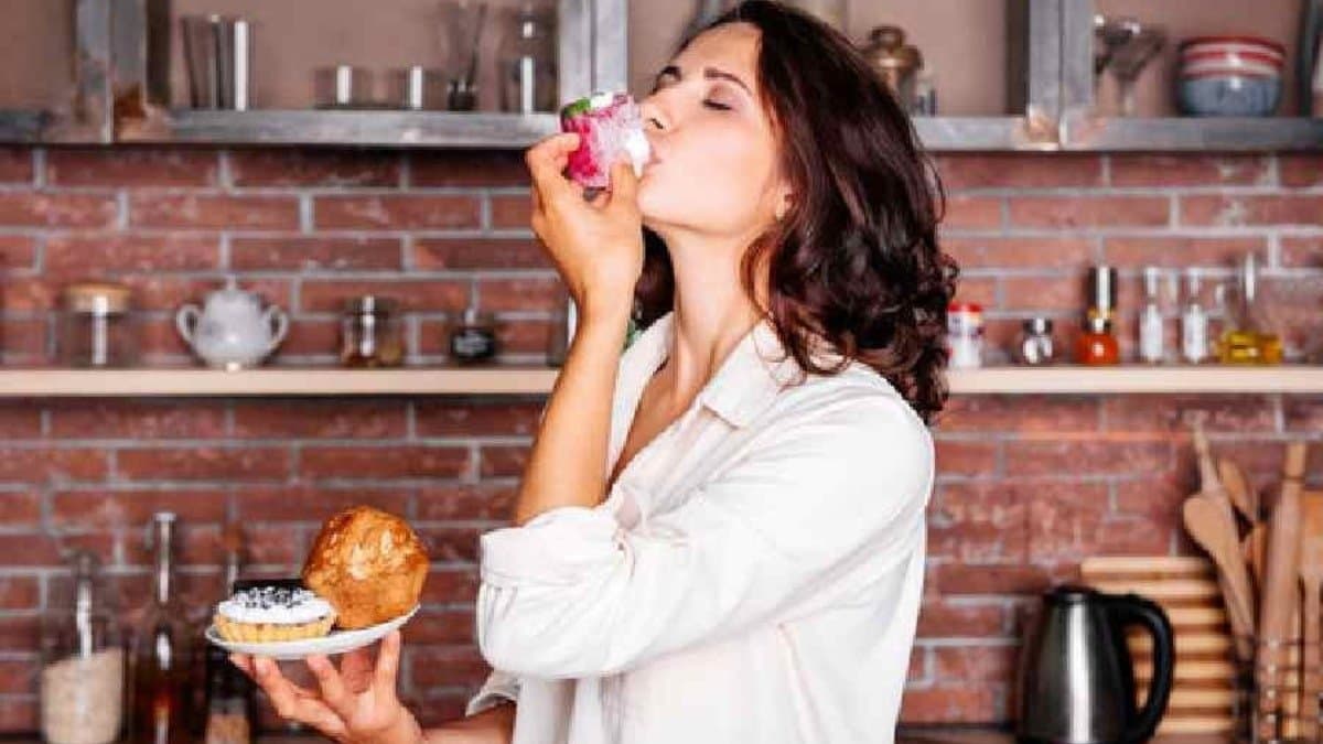 why some people have sweet cravings always here is possible health reasons lif