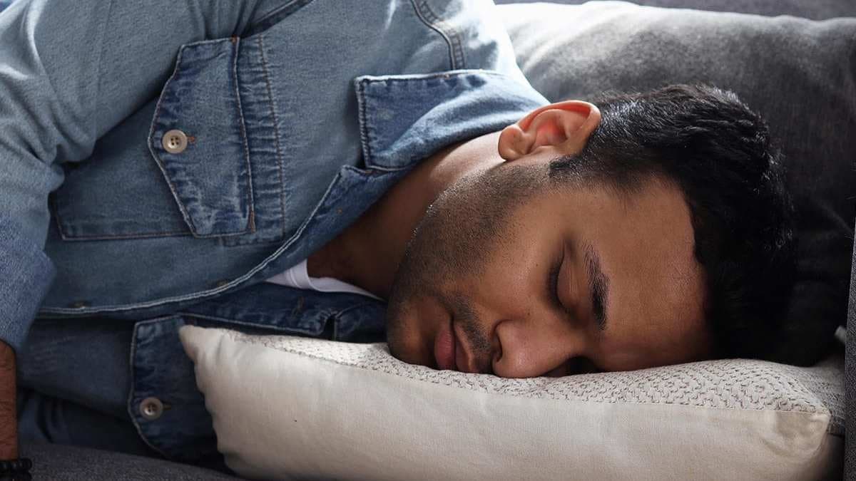 Headache cough and cold among the symptoms of vitamin and mineral deficiency