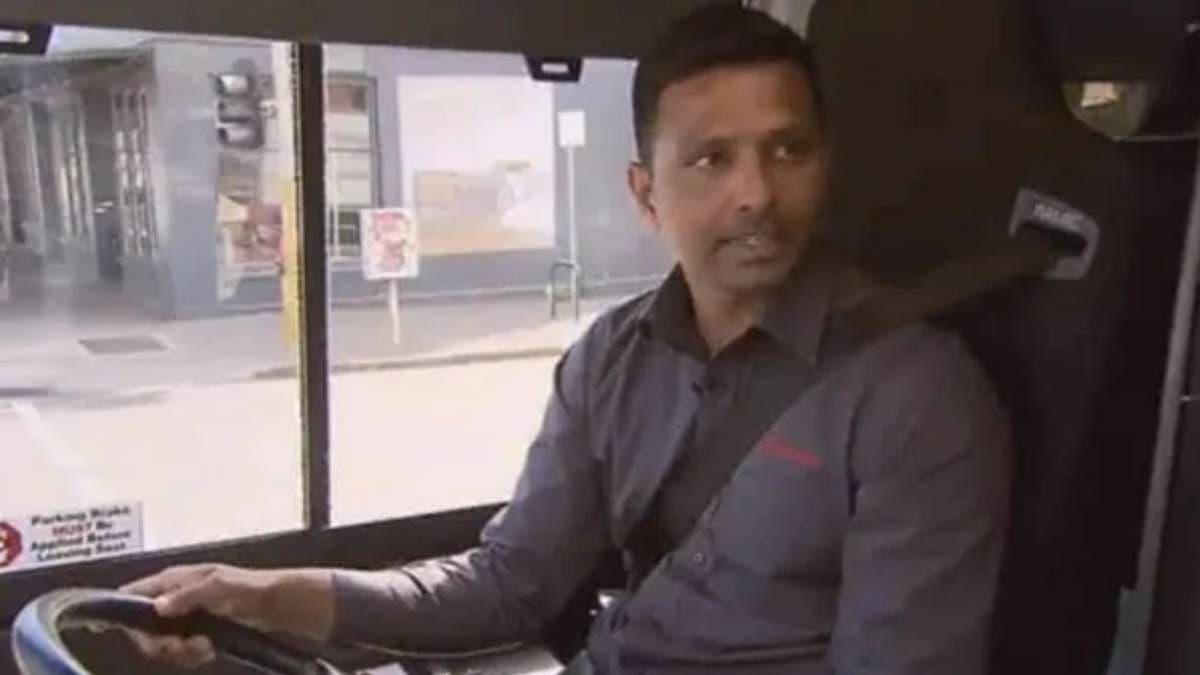 Suraj Randiv played world cup now star cricketer works as a bus driver now